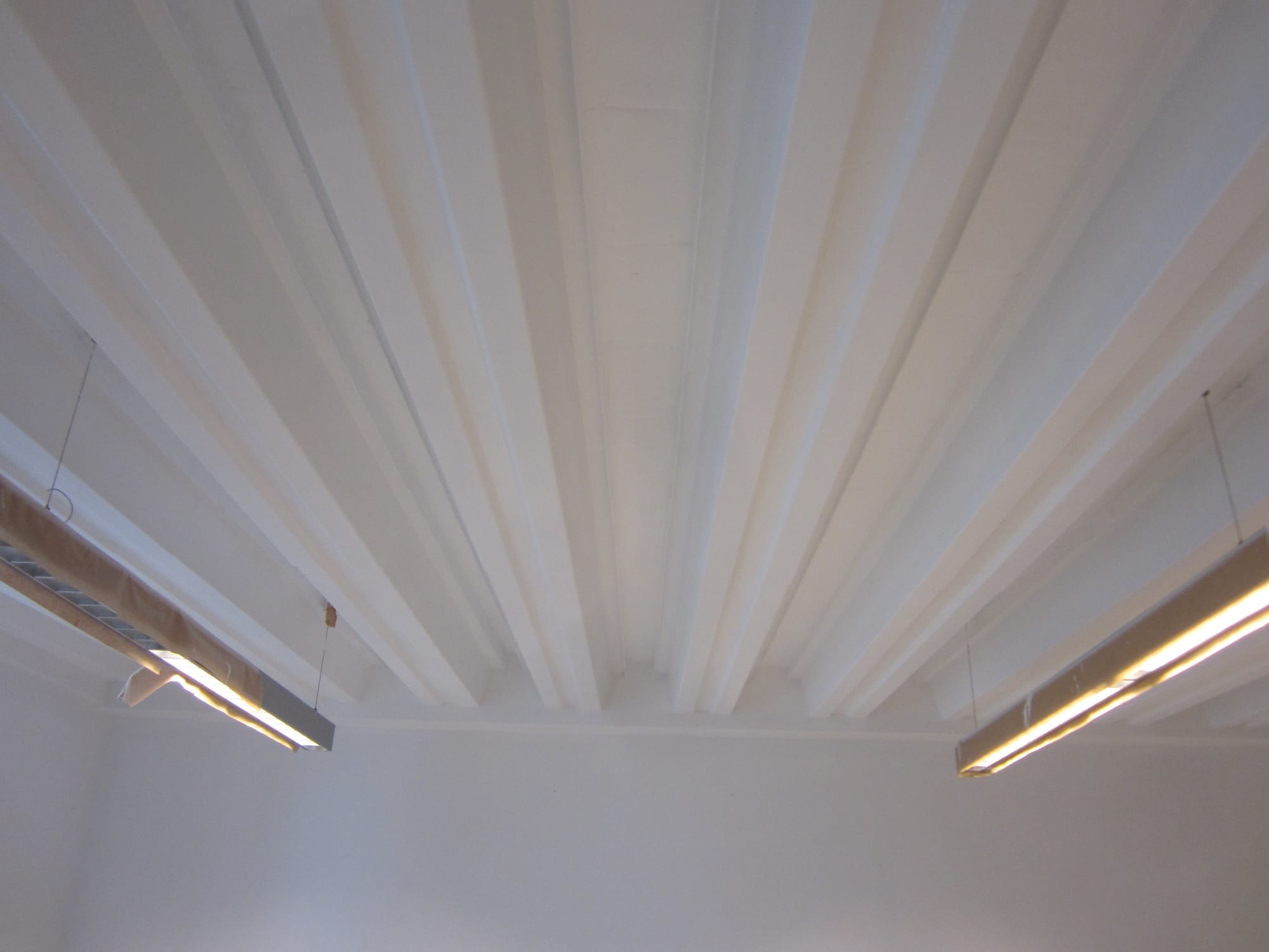 Forjado de un ático reforzado con vigas noubau antes de construir la piscina